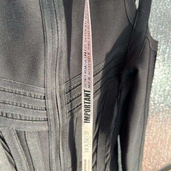 House of CB 
MADRINA
BLACK BANDAGE COLD SHOULDER DRESS size XS size 2-4 NWT - Picture 10 of 11